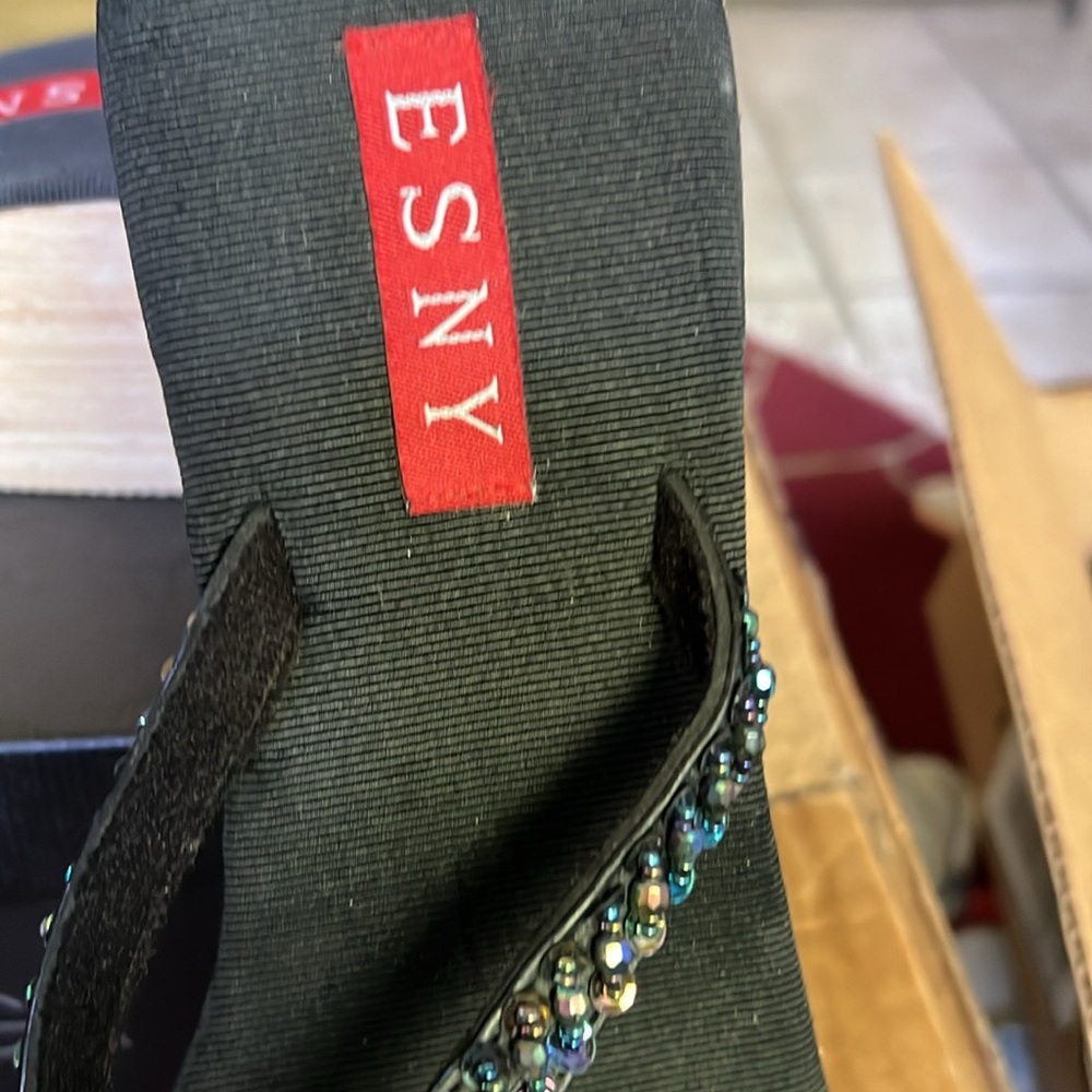 ESNY Jeweled Platform Thong Sandals in Black Sz 8 NEW - Picture 3 of 12